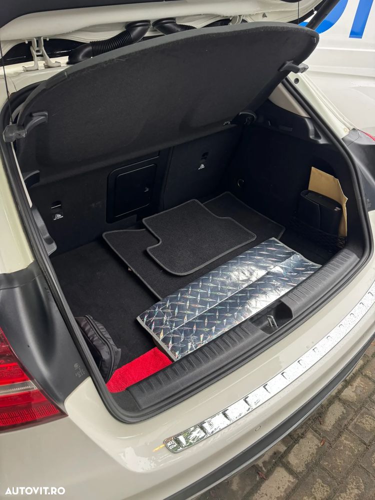 Mercedes-Benz GLA 250 4MATIC Aut. - 28