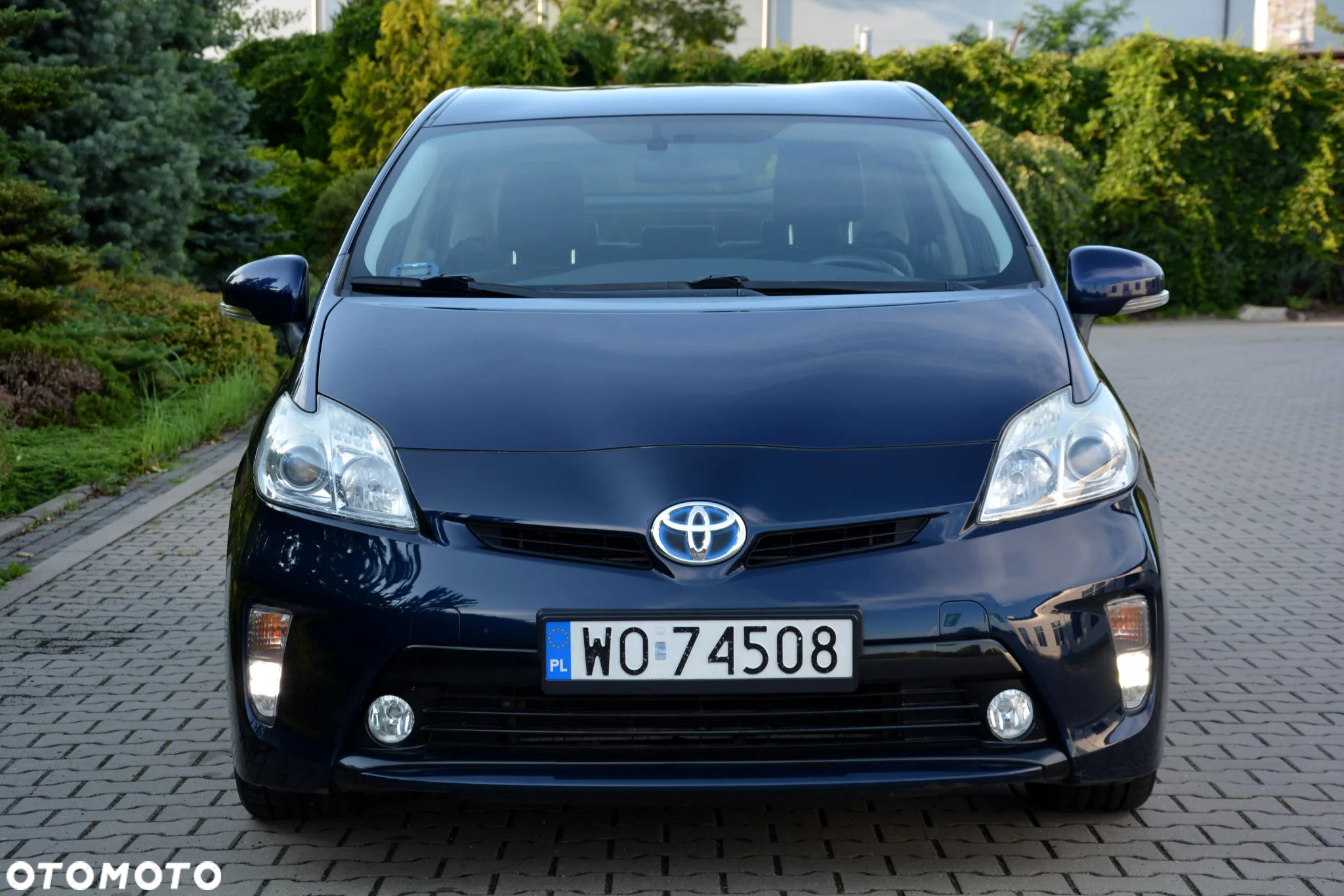 Toyota Prius (Hybrid) Executive - 22