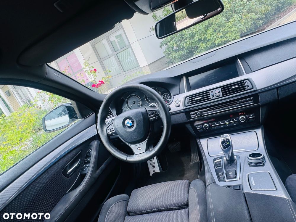 BMW Seria 5 530d xDrive - 24