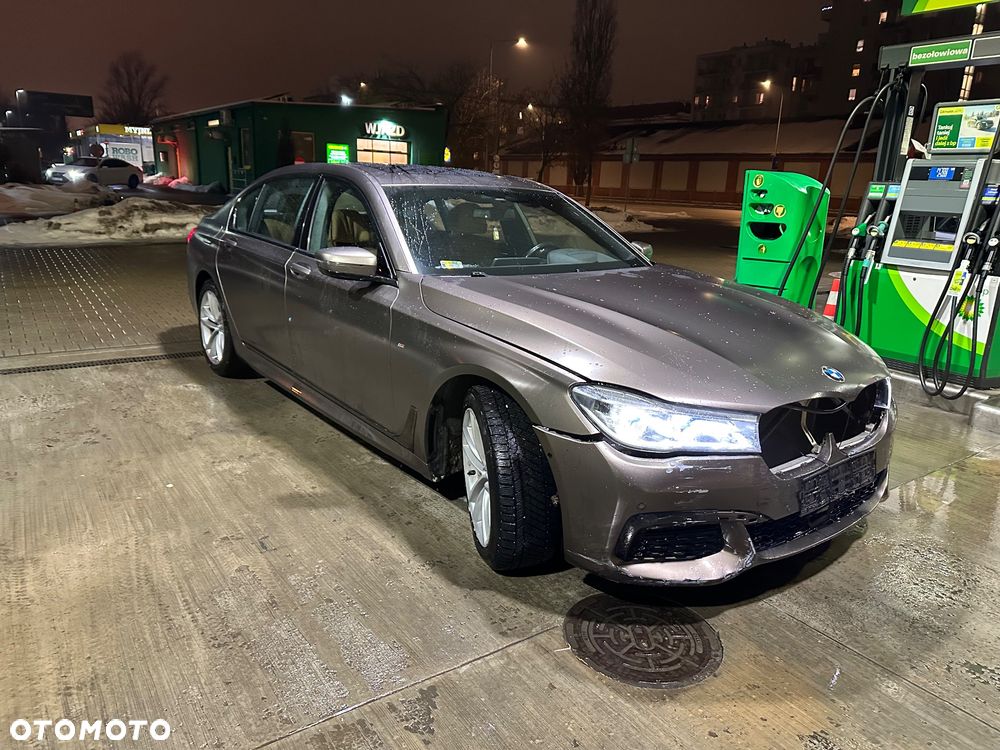 BMW Seria 7 740Li - 13
