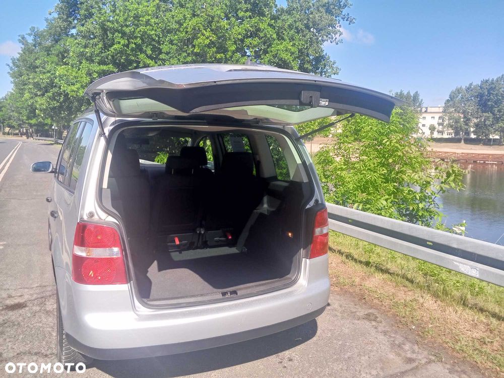 Volkswagen Touran - 7