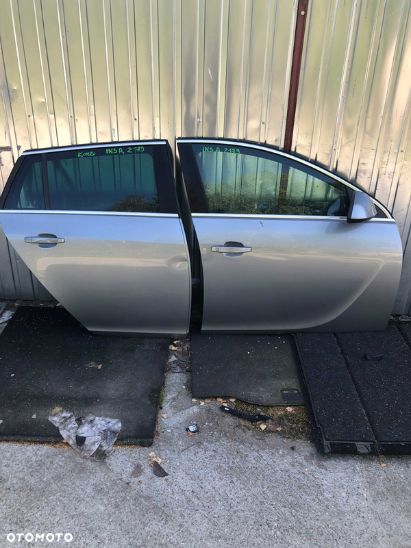 Insignia Kombi Drzwi Prawe przednie Prawy przód + tył komplet Z179