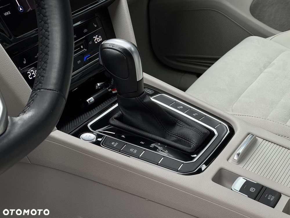 Volkswagen Passat 2.0 TSI Elegance DSG - 11