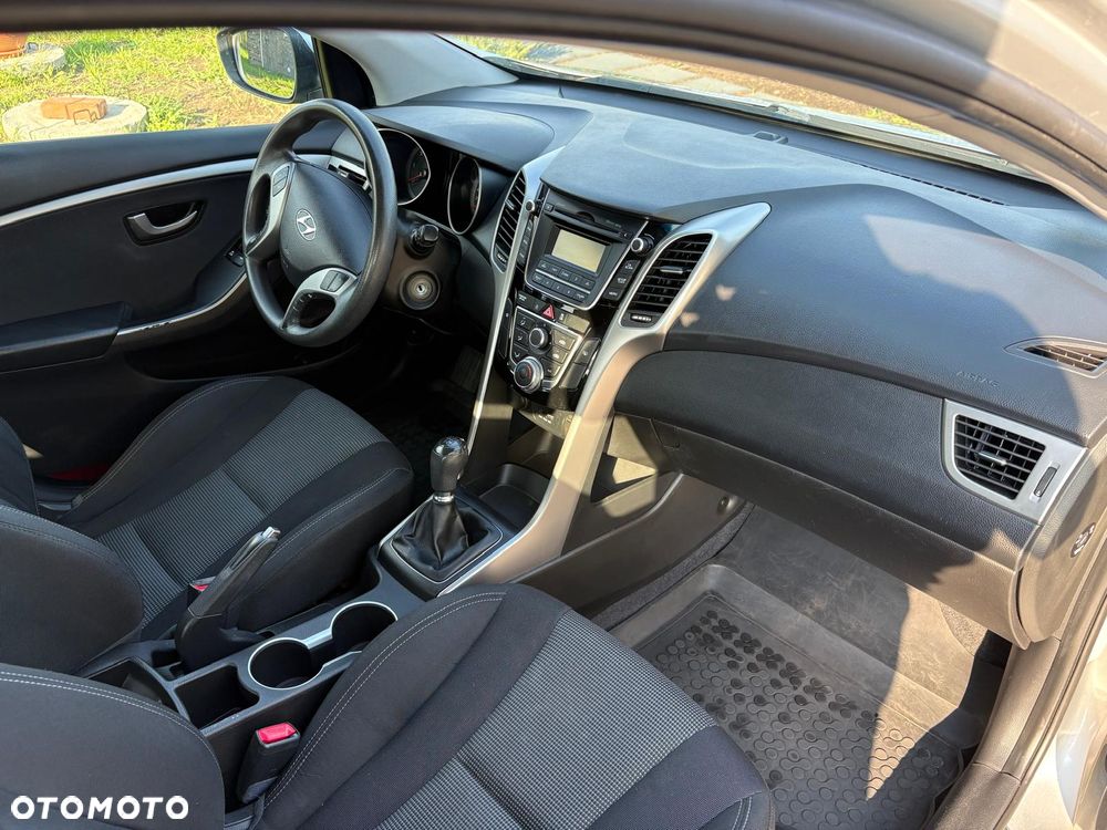 Hyundai i30 1.4 CRDi Classic + - 9
