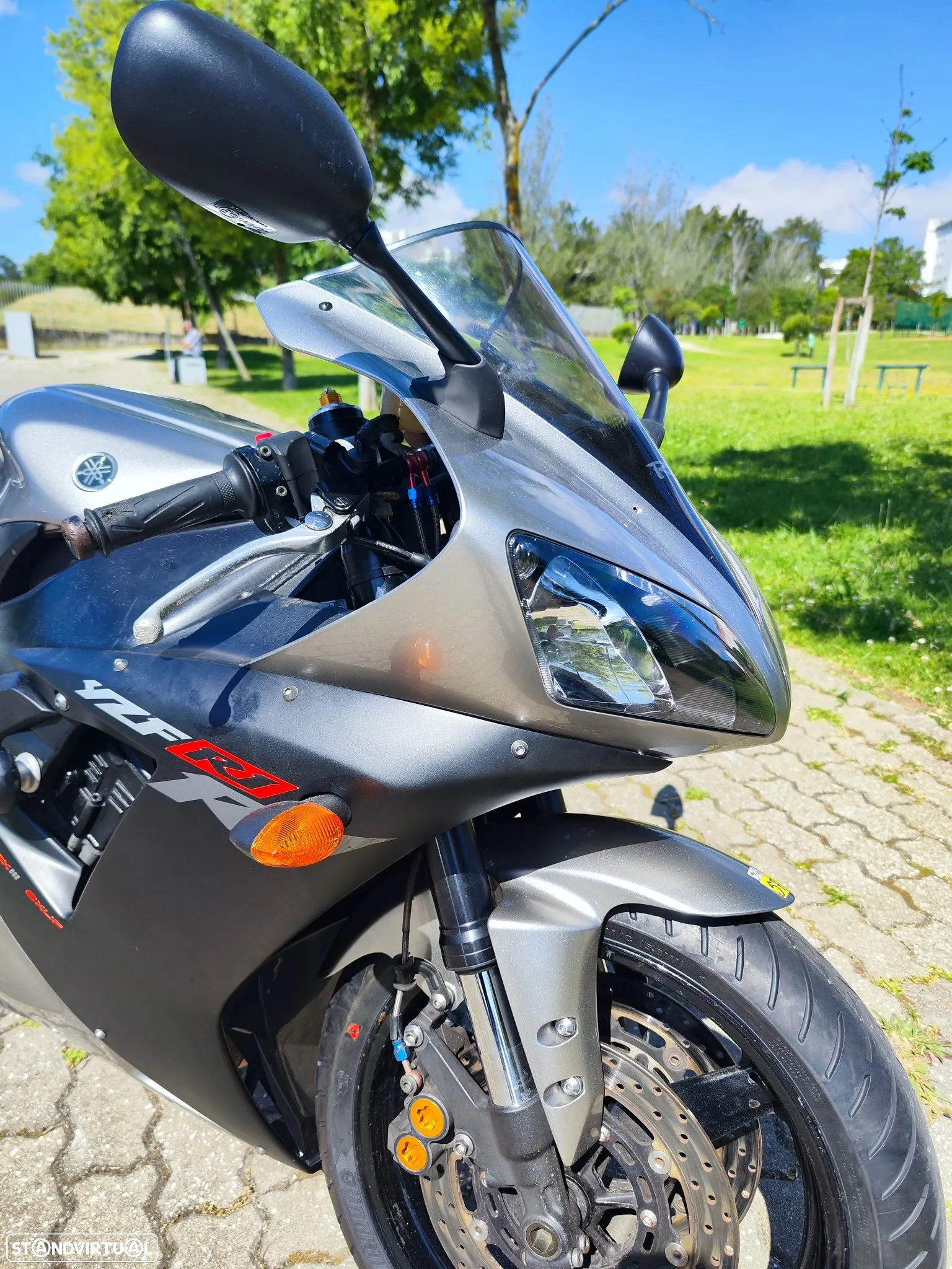 Yamaha YZF R1 - 7