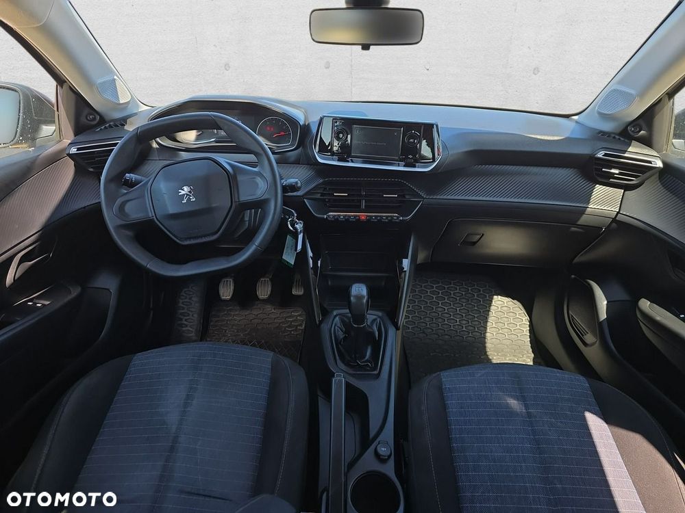 Peugeot 208 - 10
