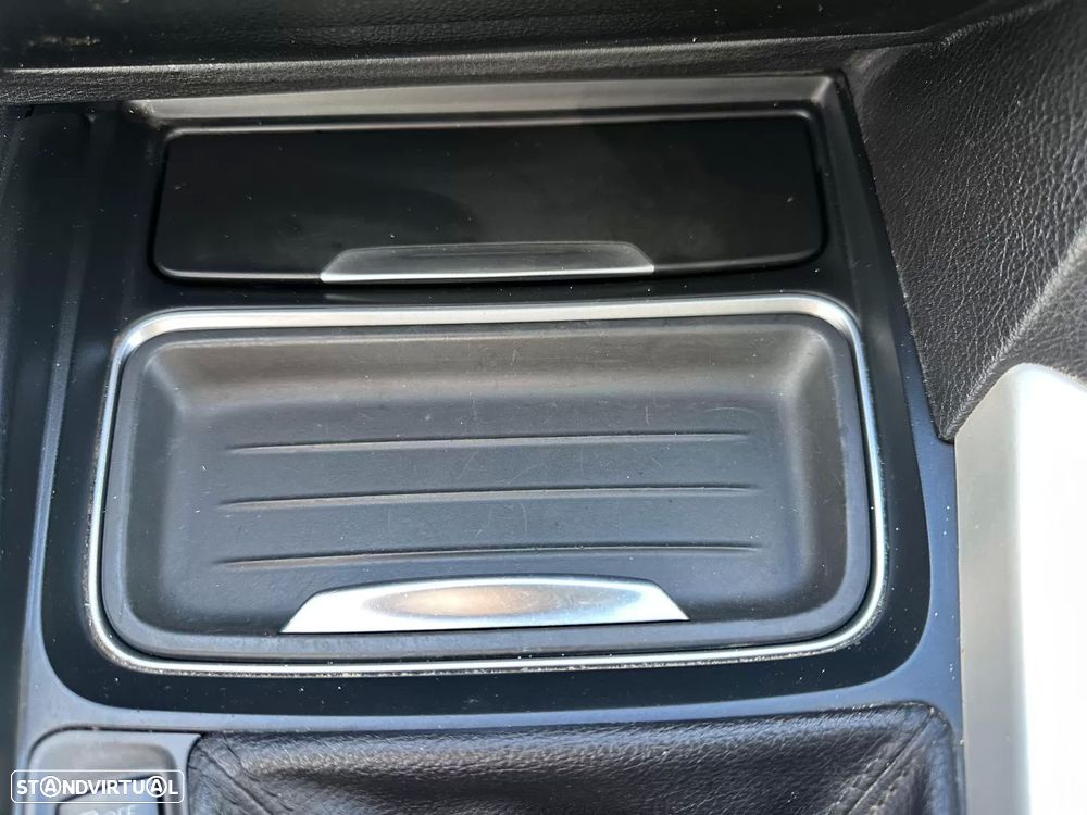 BMW 318 d Sport Line - 32