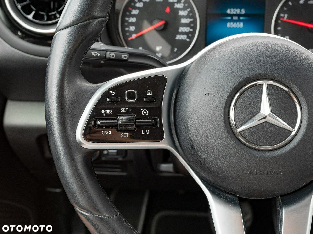 Mercedes-Benz Klasa T 180 d Progressive - 16