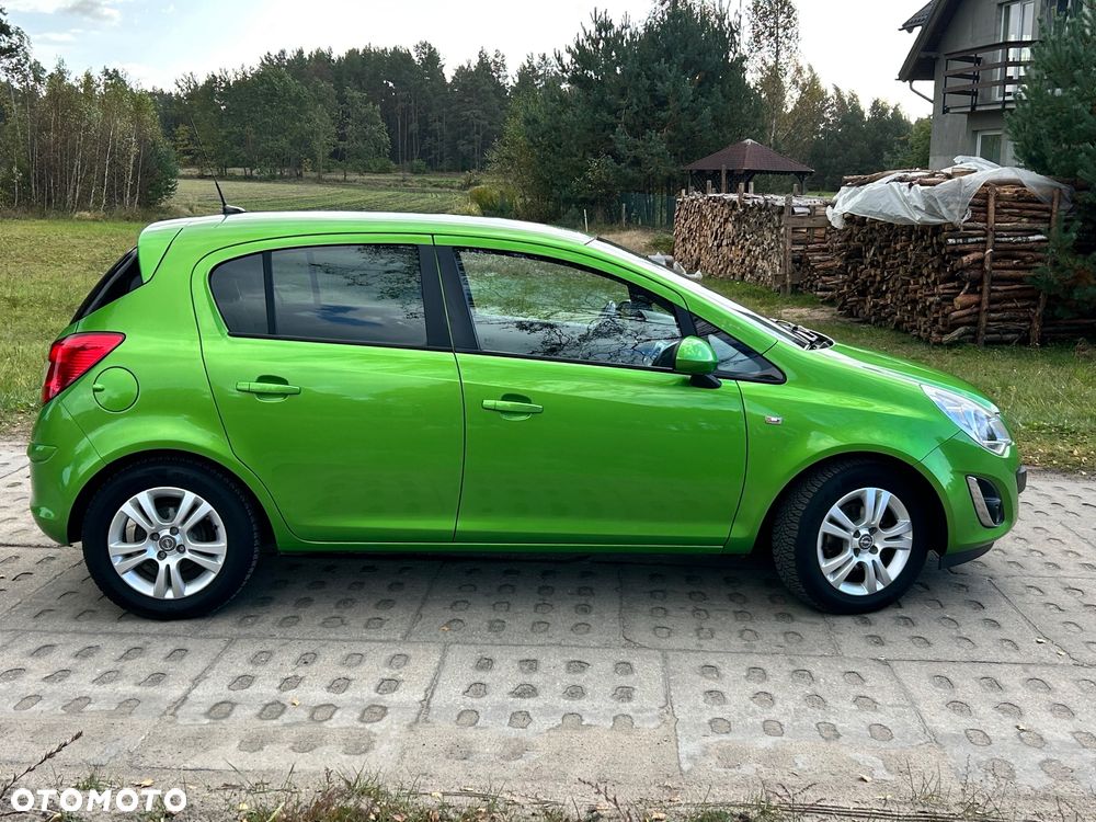 Opel Corsa 1.4 16V Color Edition - 4