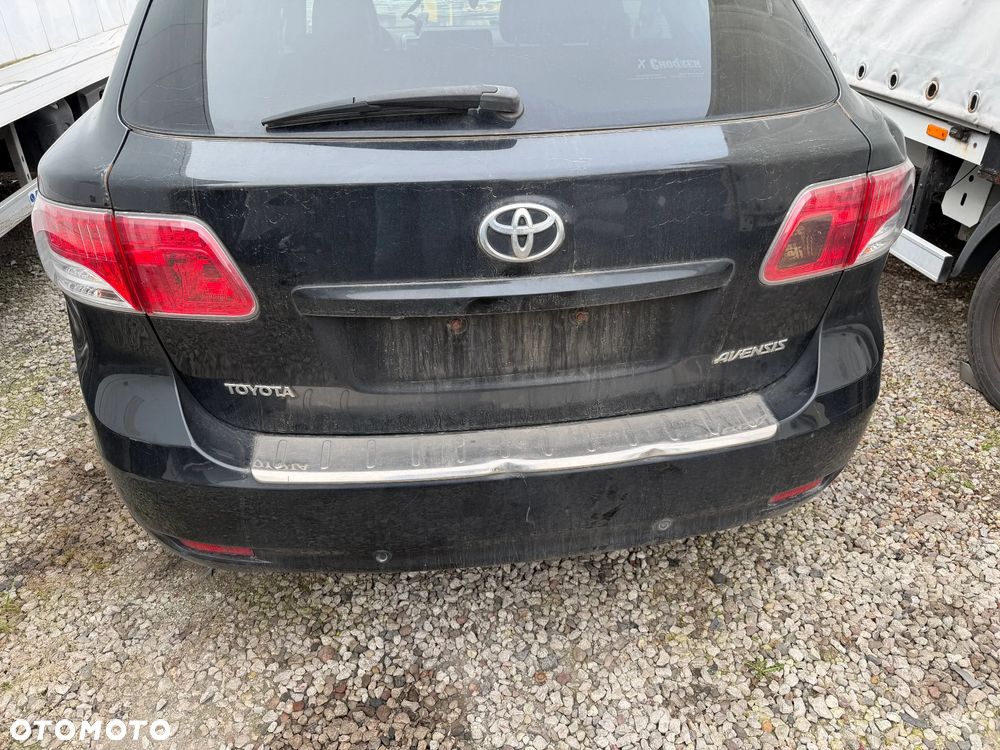 Toyota Avensis T27  2,2 D4D 09r tył kompletny - 4