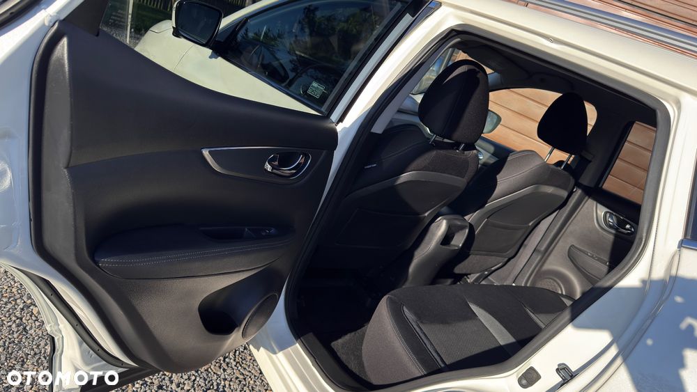 Nissan Qashqai 1.5 dCi N-Connecta - 6