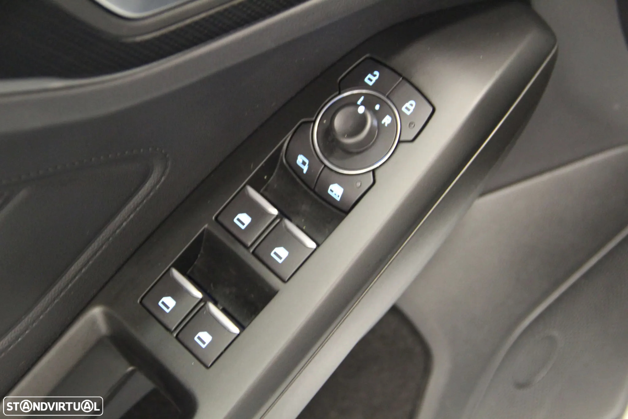 Ford Focus SW 1.0 EcoBoost MHEV ST-Line - 17