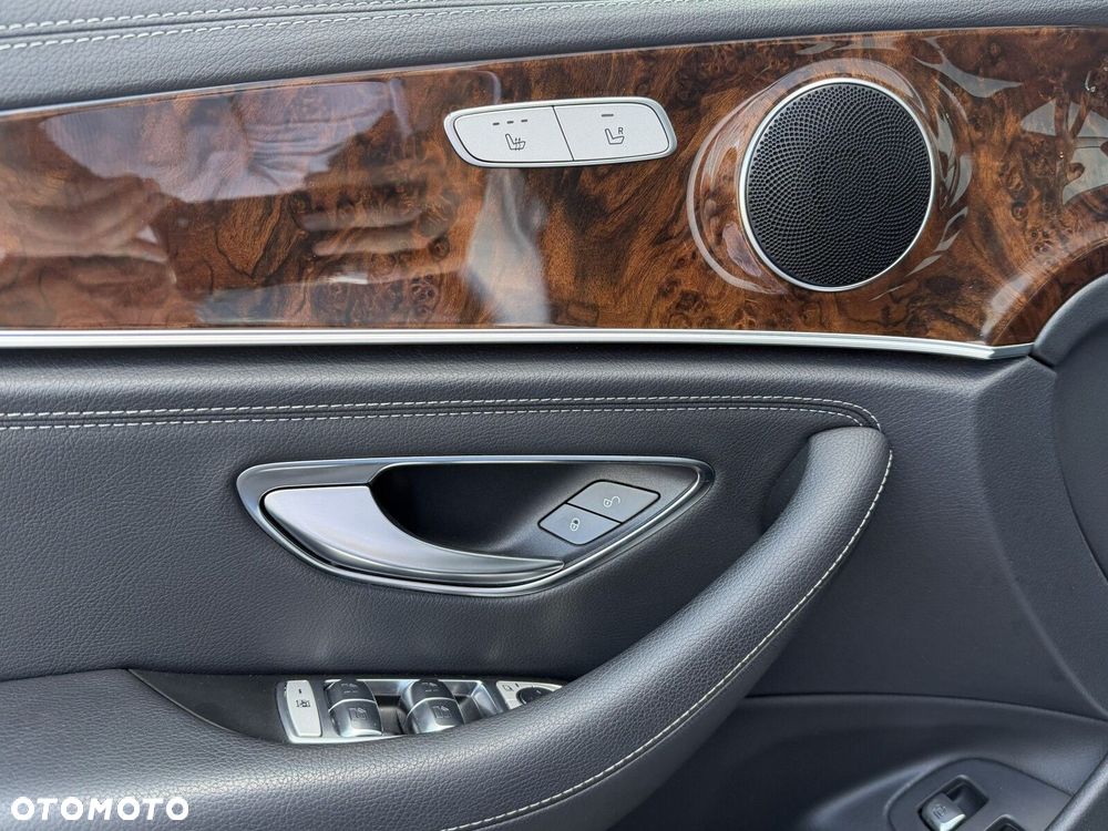Mercedes-Benz Klasa E 220 d Exclusive - 31