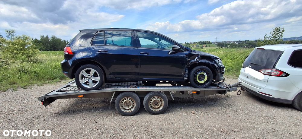 Volkswagen Golf 2.0 TDI BlueMotion Technology Lounge - 6