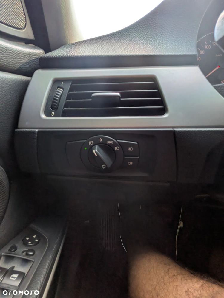 BMW Seria 3 325i - 22