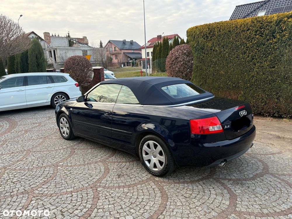 Audi A4 Cabrio 2.4 - 32