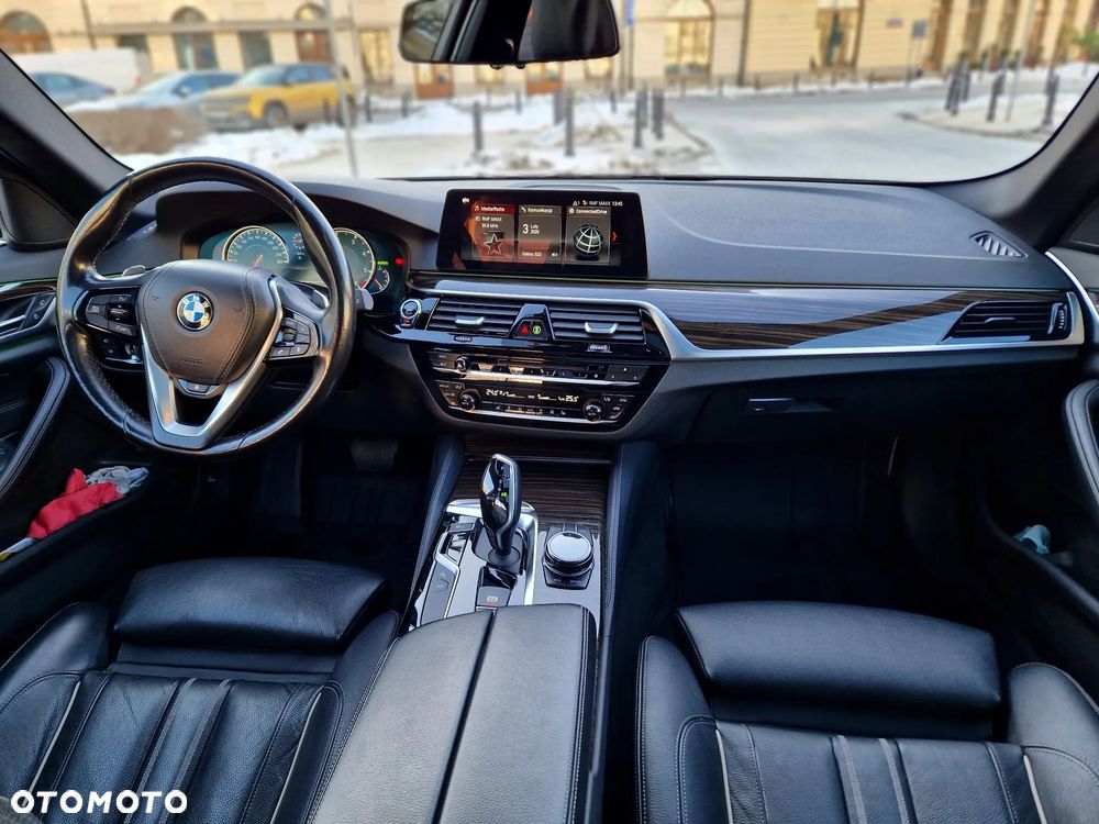 BMW Seria 5 530d xDrive Sport Line - 3