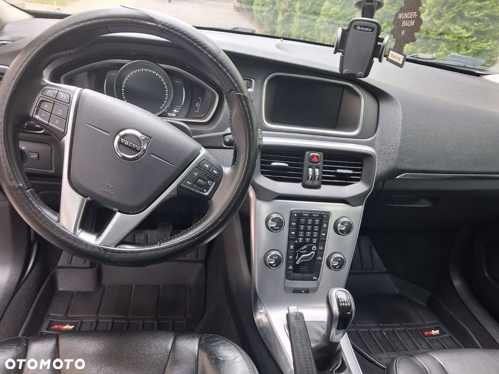 Volvo V40 D2 Inscription - 11