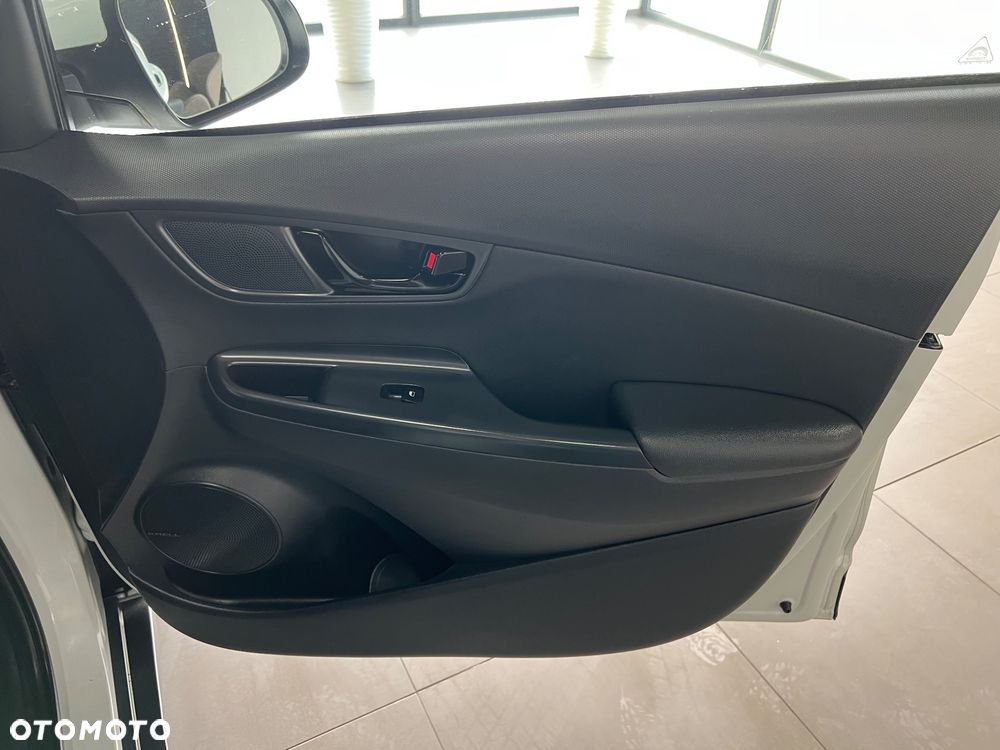 Hyundai Kona - 36