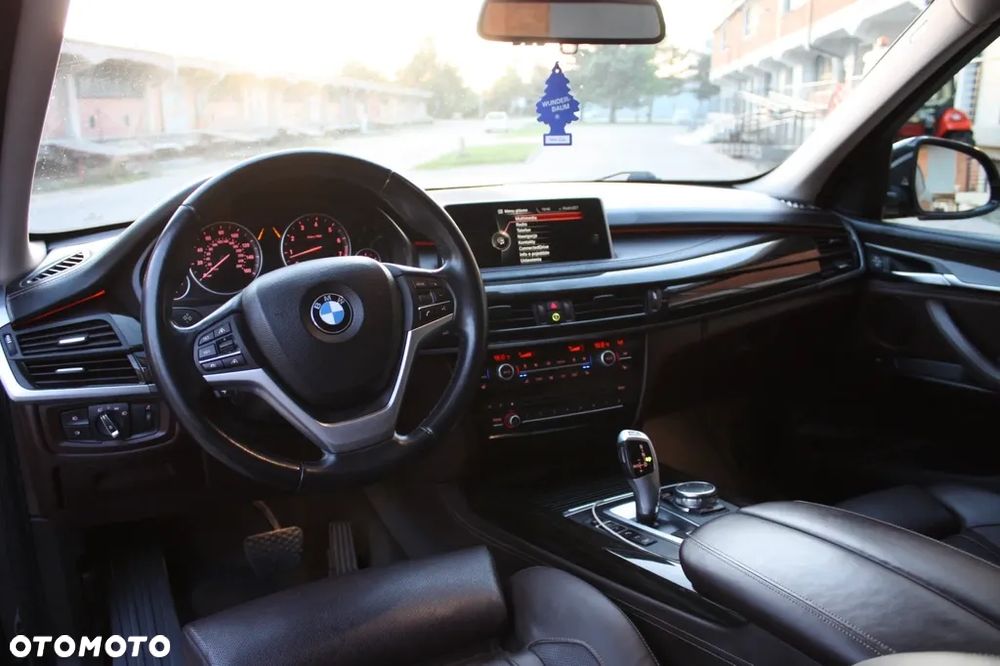 BMW X5 xDrive50i - 8