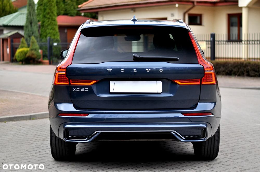 Volvo XC 60 B4 D Plus Dark - 6