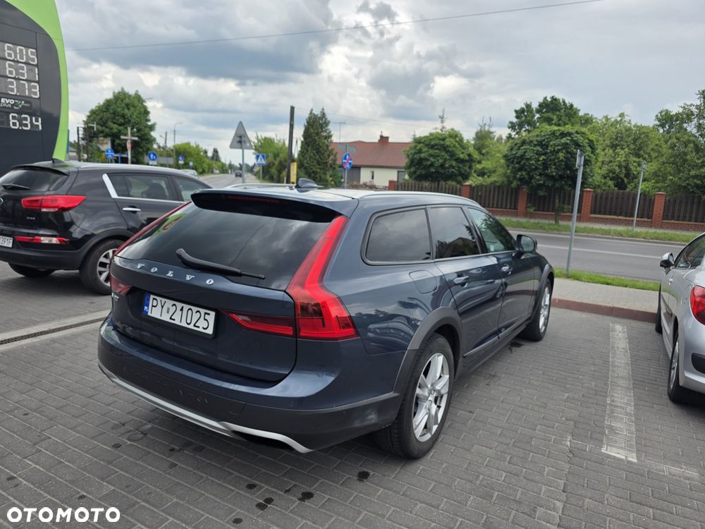 Volvo V90 Cross Country - 3