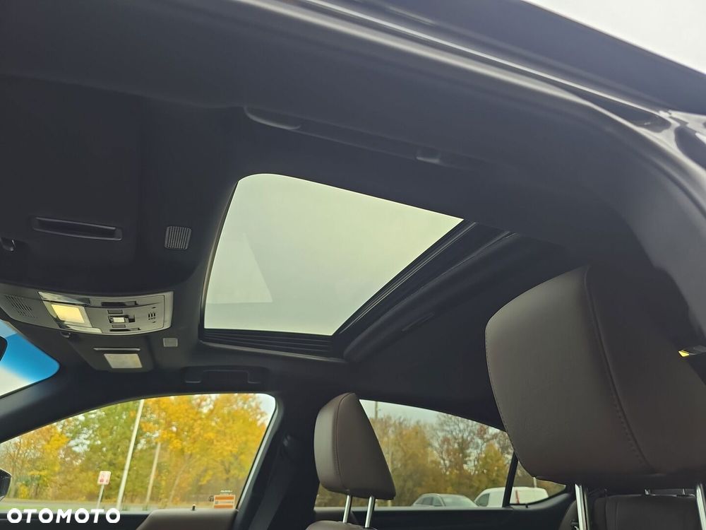 Lexus ES 2025