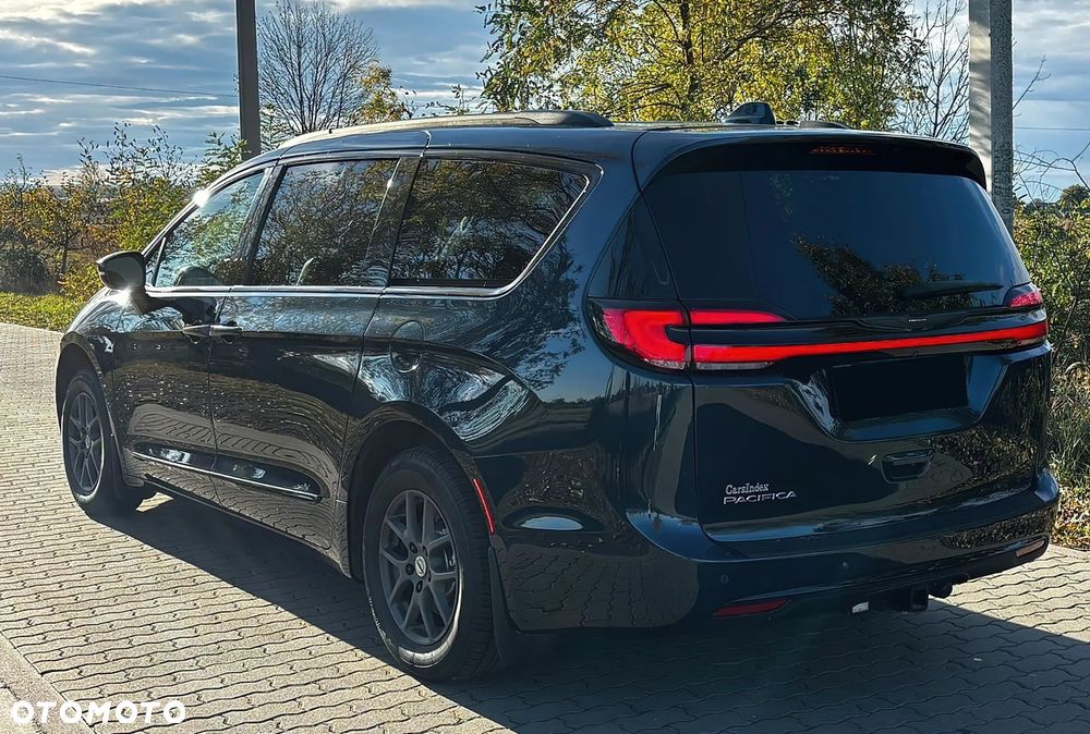 Chrysler Pacifica - 4