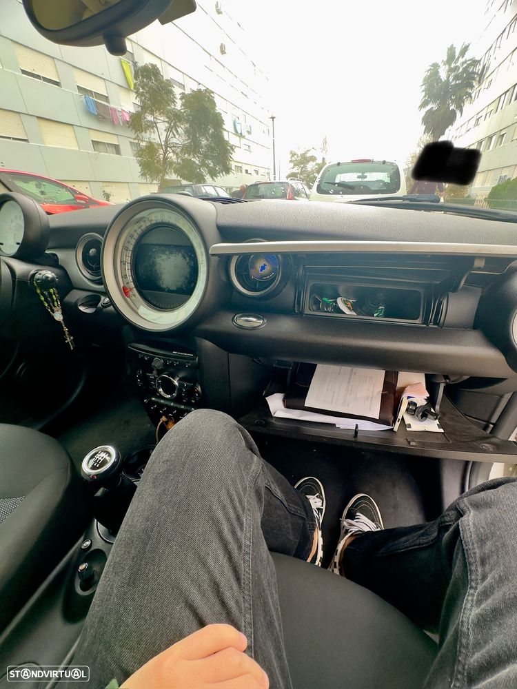 MINI 3 Portas Cooper D - 4