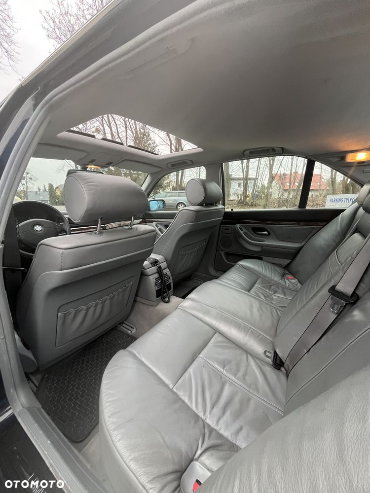BMW Seria 7 - 13