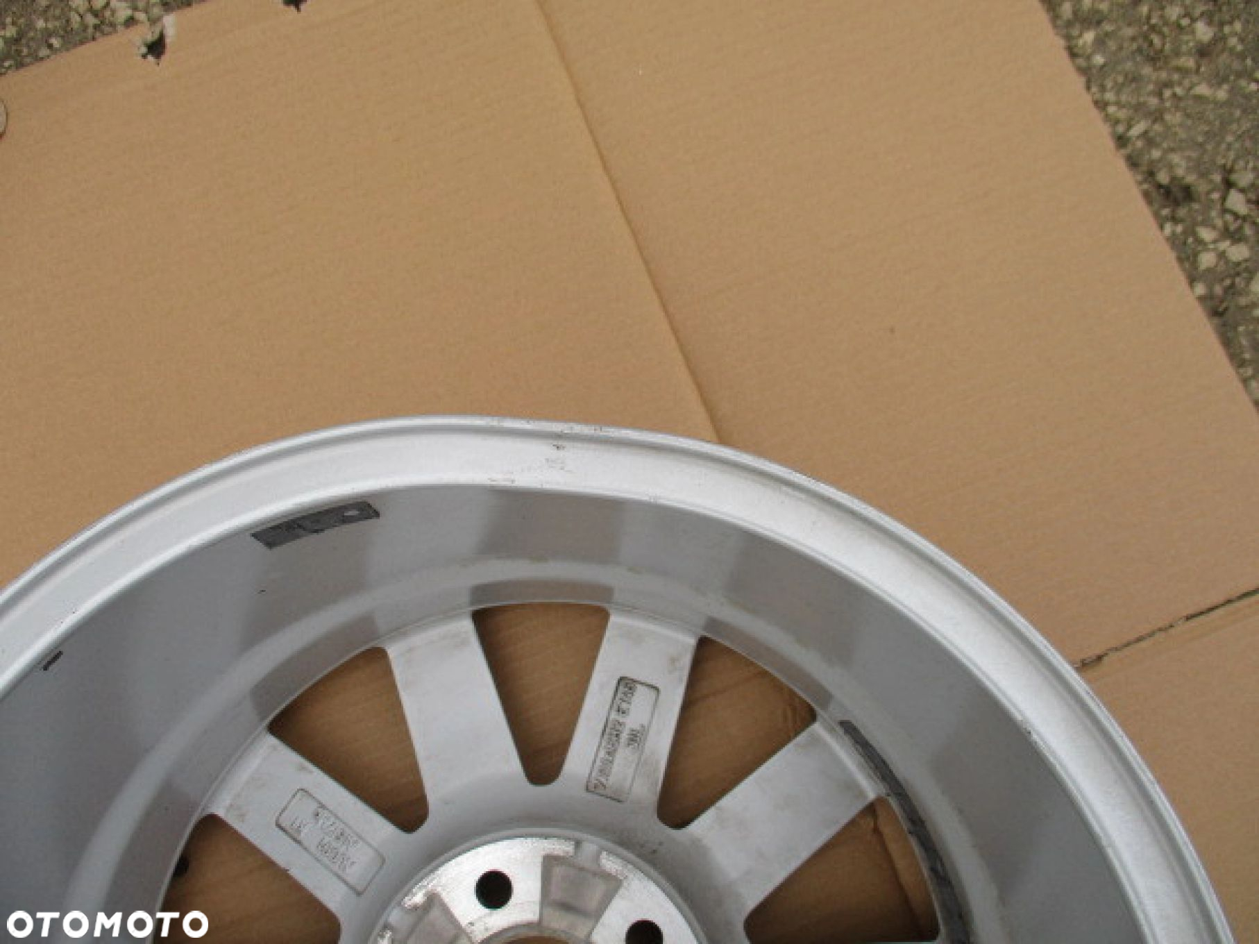 FELGA ALUMINIOWA AUDI A4 B8 7,0X16 ET46 - 4