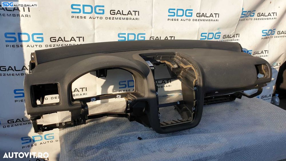 Plansa Bord Goala Dezechipata Volkswagen Golf 5 2004 - 2008 Cod 1K1858295 - 2