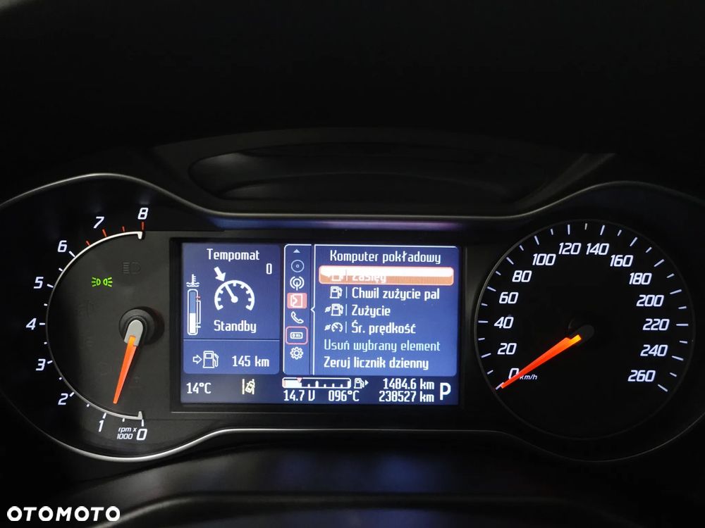 Ford Mondeo - 38