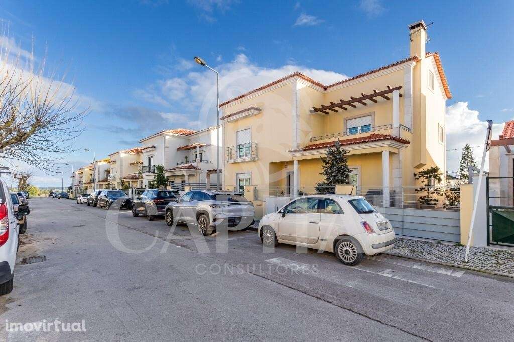 T4 Duplex com Sótão e Piscina na Atalaia - Grande imagem: 5/54