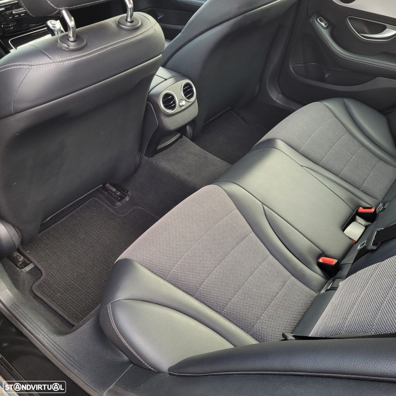 Mercedes-Benz C 200 d Avantgarde - 25