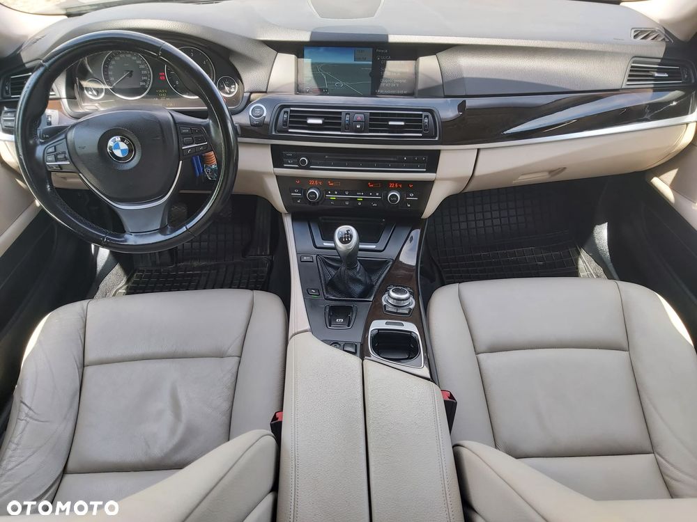 BMW Seria 5 520d Special Edition - 23