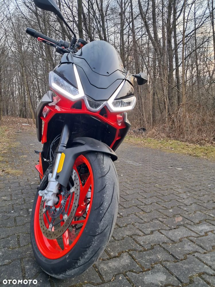 Aprilia Tuono - 1