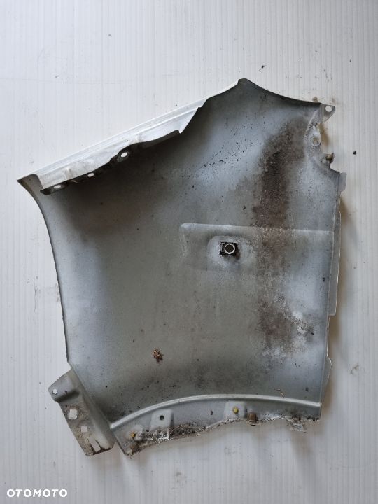 BŁOTNIK PRAWY BIAŁY MASTER MOVANO 04-10r. - 2