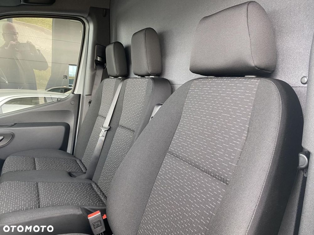 Mercedes-Benz Sprinter - 10