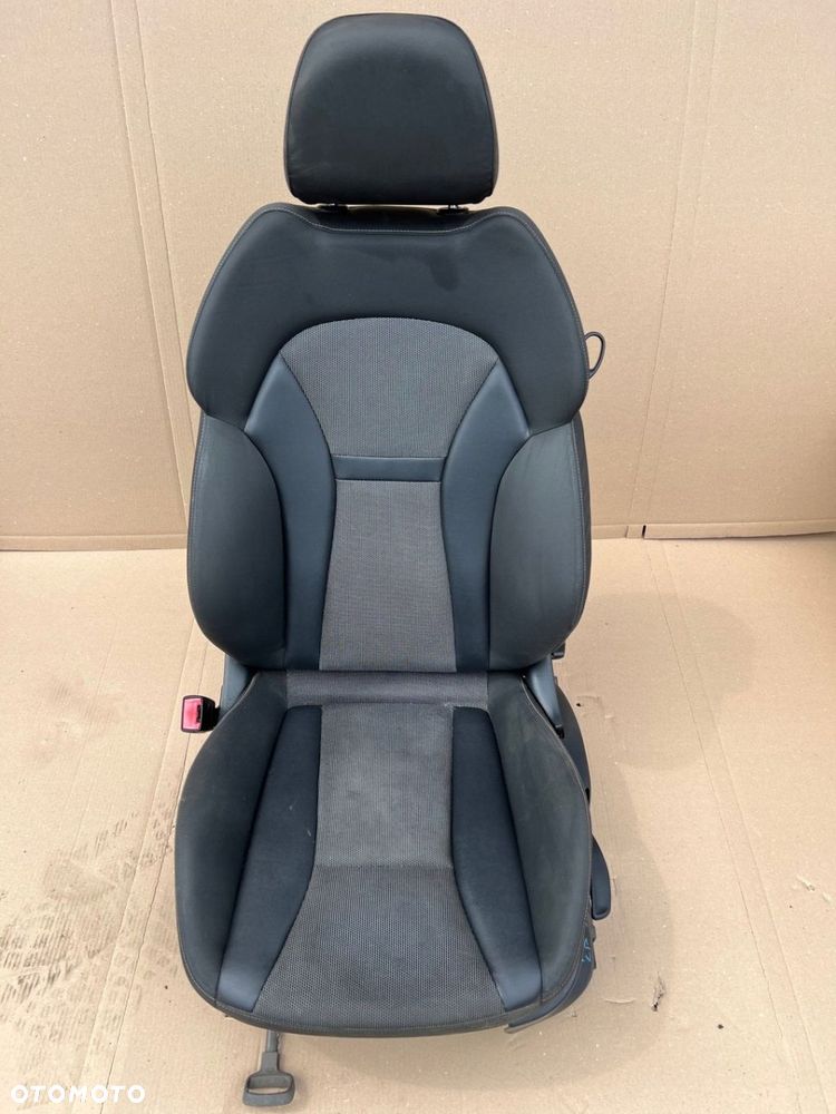 AUDI A1 8X 3D FOTEL KIEROWCY LEWY PRZÓD PRZEDNI - 1