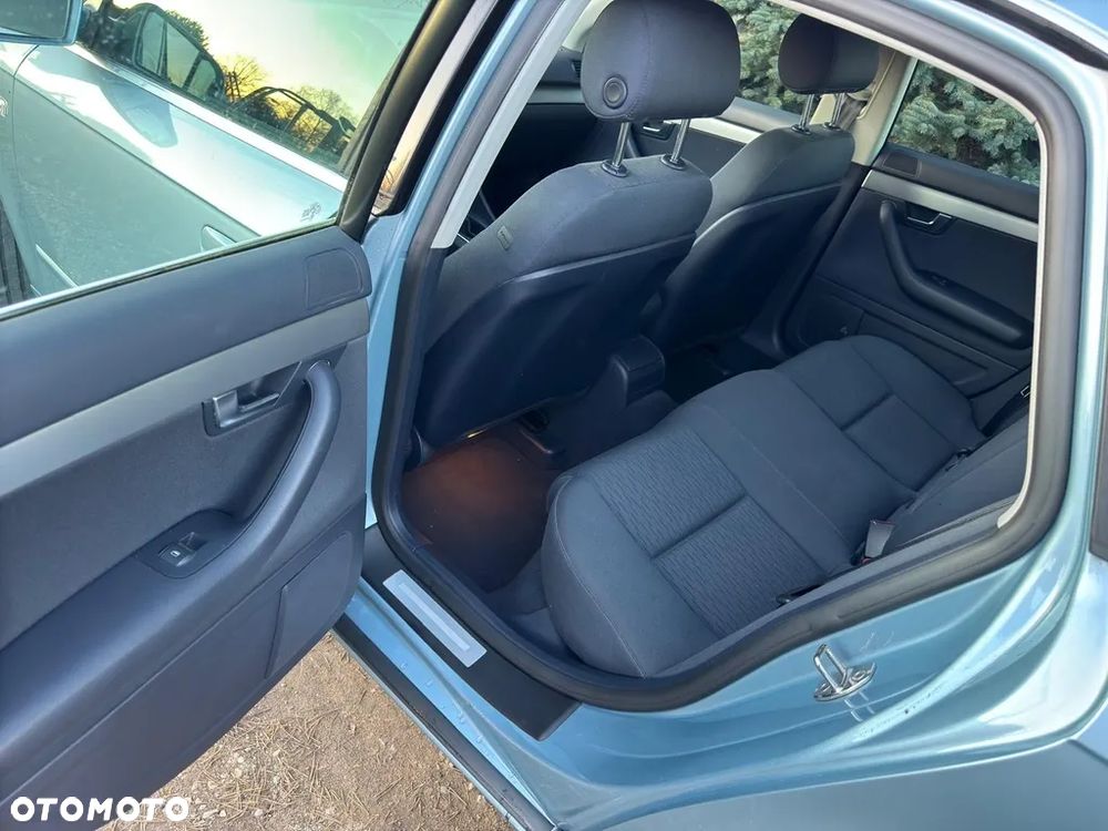 Audi A4 Limousine - 7