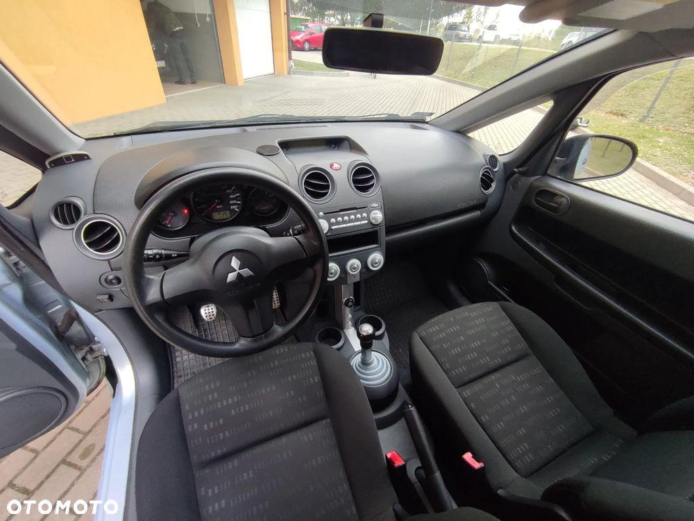 Mitsubishi Colt 1.1 - 9