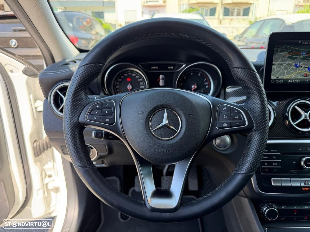 Mercedes-Benz GLA 180 AMG Line - 22