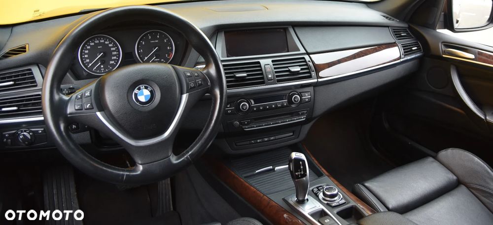 BMW X5 xDrive50i Edition Exclusive - 18