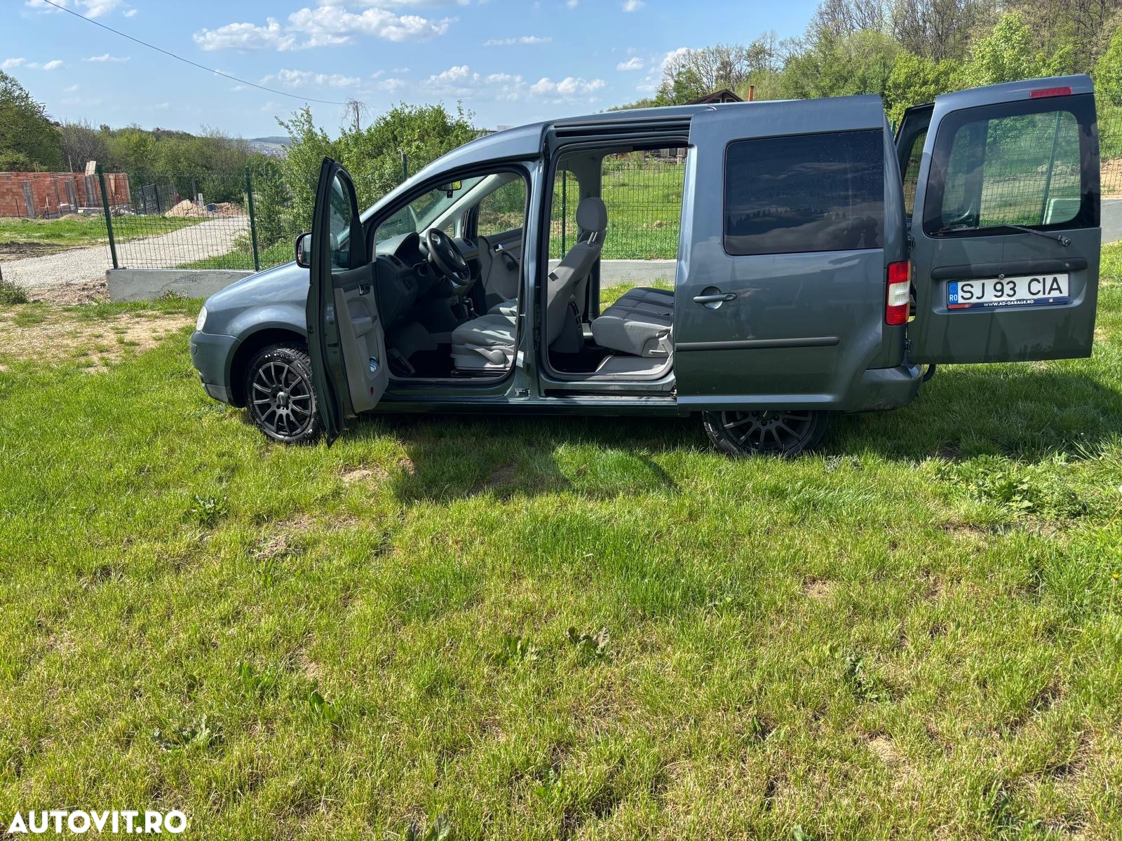 Volkswagen Caddy 1.9 TDI DPF DSG Familie (7-Si.) - 4