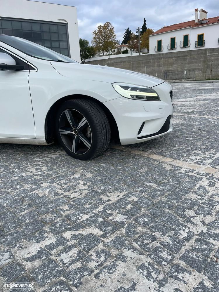 Volvo V40 2.0 D2 R-Design - 19