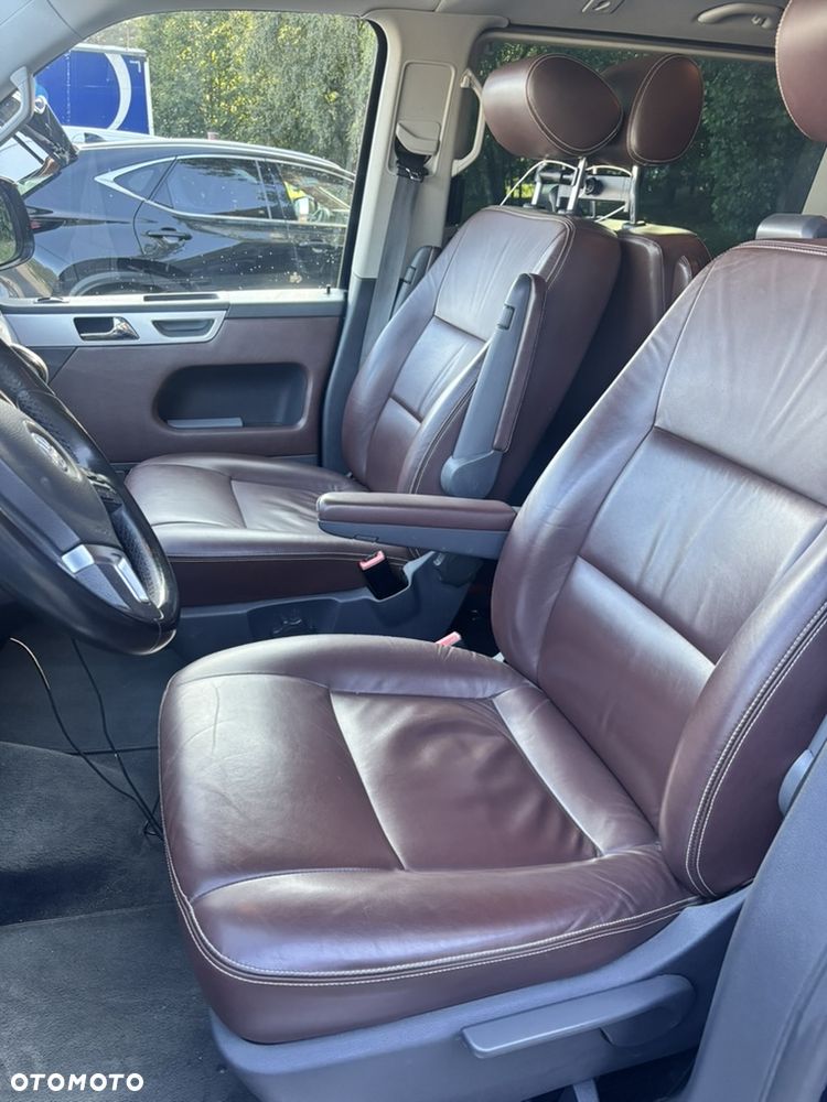 Volkswagen Multivan - 10