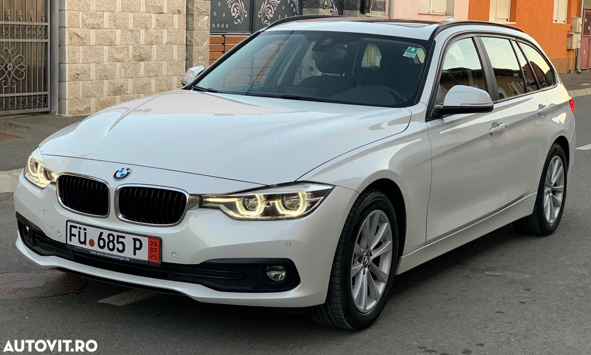 BMW Seria 3 320d Touring Aut. Advantage - 1