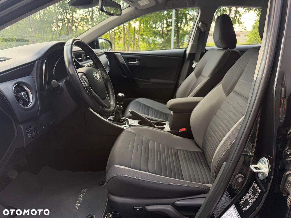 Toyota Auris 1.6 Premium - 16