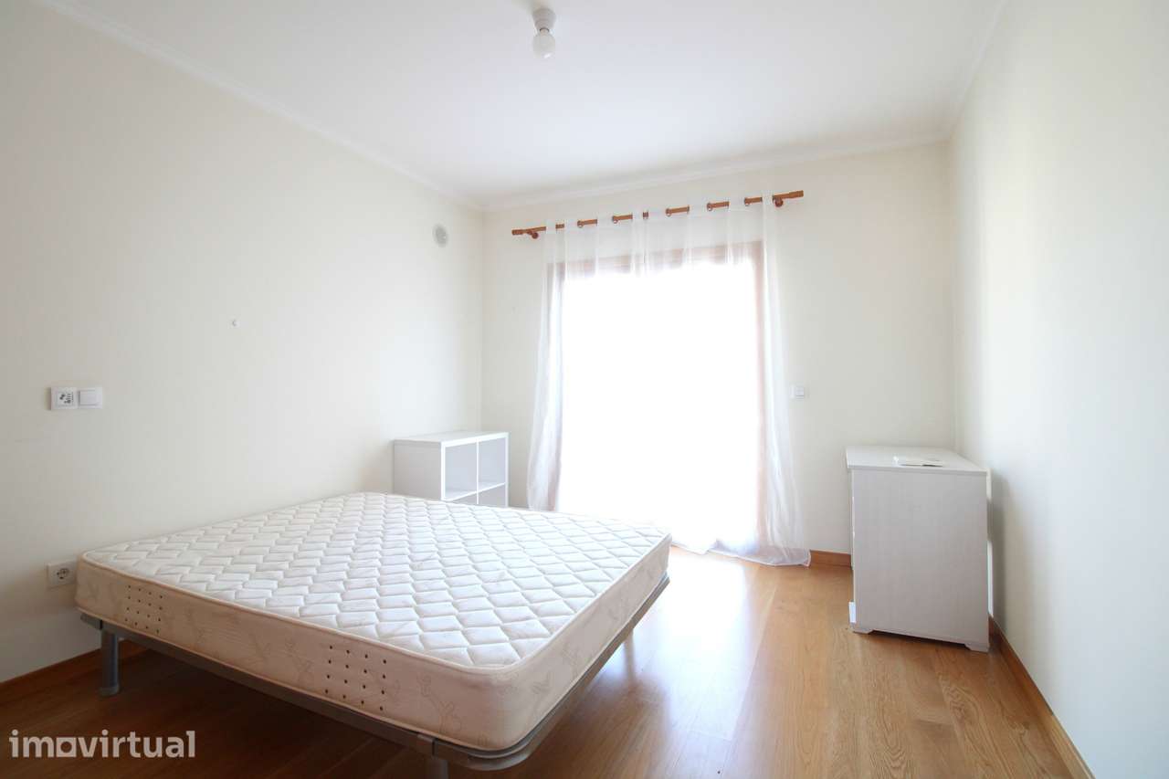 Apartamento T1 + garagem em S.Martinho do Bispo - Grande imagem: 5/9